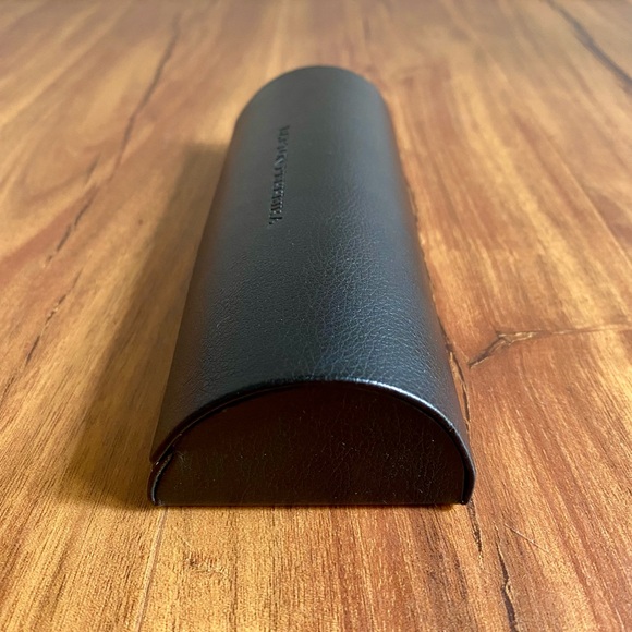 NWOT Barton Perreira case & cloth - Picture 3 of 15